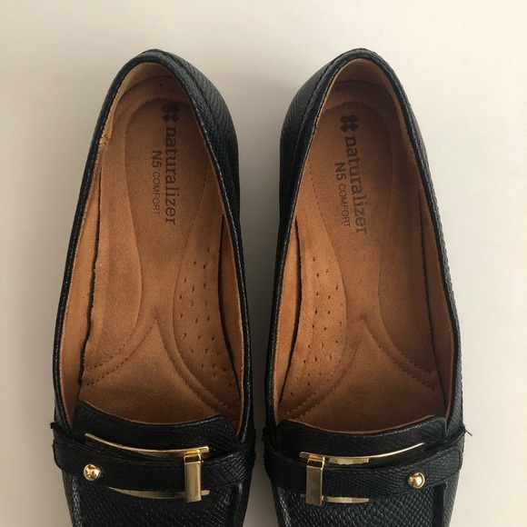 Naturalizer Loafers - Picture 4 of 6